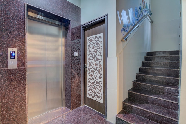 OYO 11916 バーシティ プラザ