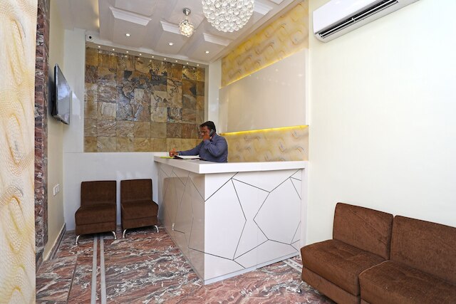 OYO 15617 アビズ イン