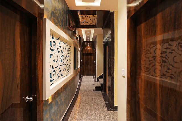 OYO 15617 アビズ イン