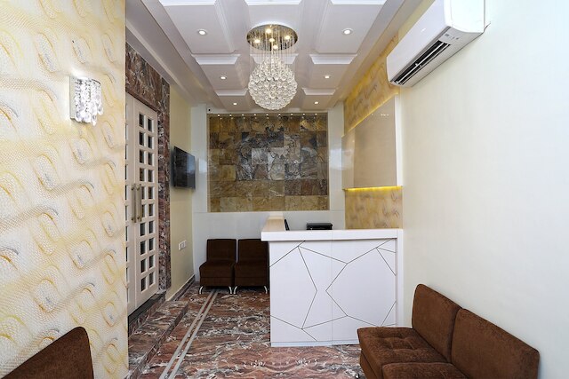 OYO 15617 アビズ イン