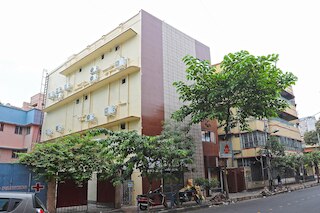 OYO 15617 アビズ イン