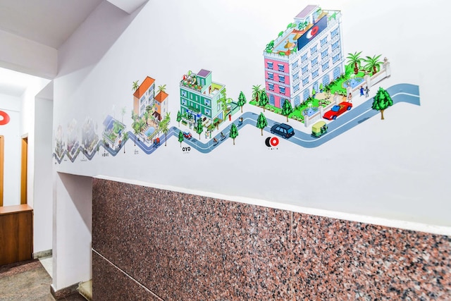 OYO 15695 バーシティ コンフォーツ