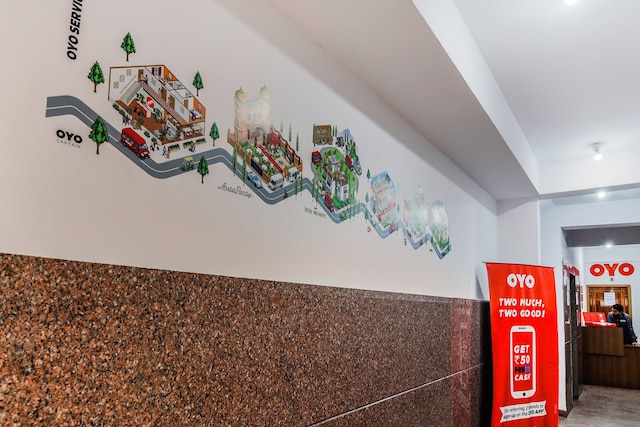 OYO 15695 バーシティ コンフォーツ