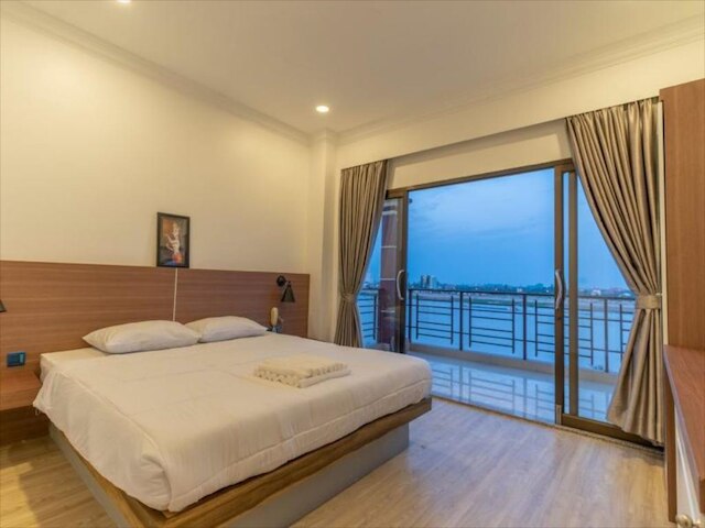 4 リバーズ ホテル