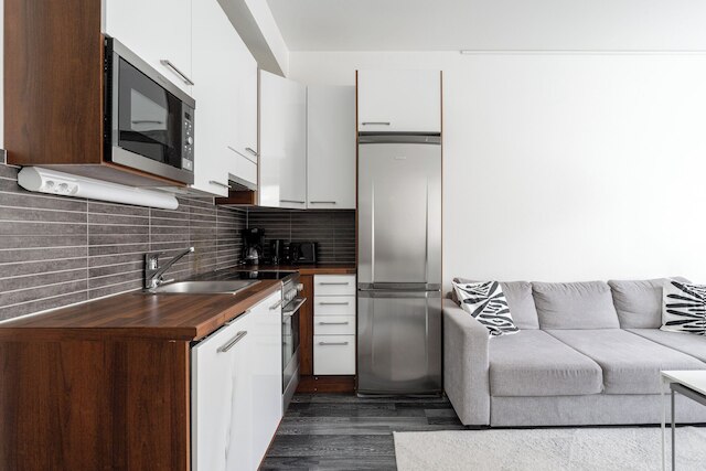 1BR ダウンタウン アパートメント ウィズ サウナ, ホスツ アップ トゥ 8 ゲスト