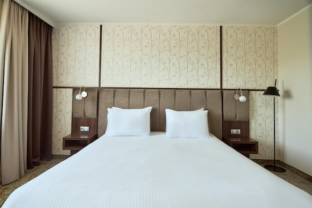 メトロポロ バイ ゴールデン チューリップ