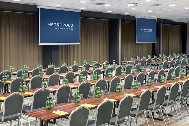 メトロポロ バイ ゴールデン チューリップ