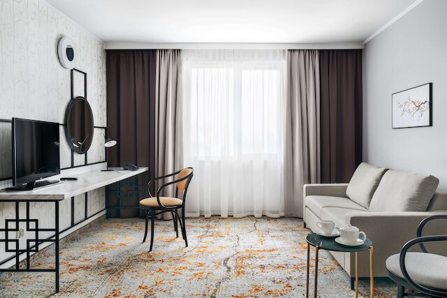 メトロポロ バイ ゴールデン チューリップ