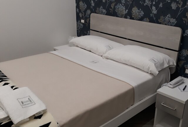 エルメス ルームズ フォー ツーリスツ