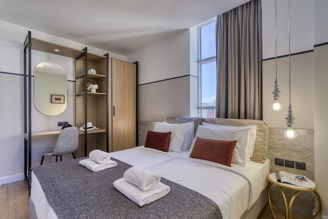 ザ ピナクル アテネ