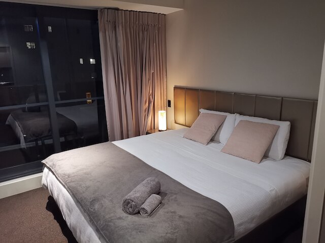 オークランド CBD モダン 2 ベッドルーム アパートメント