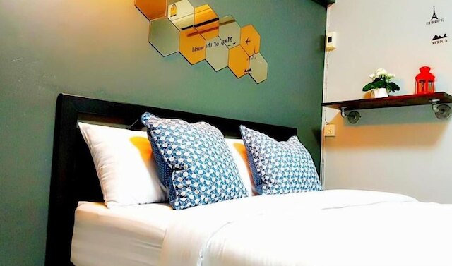 バーン ピンクラオ