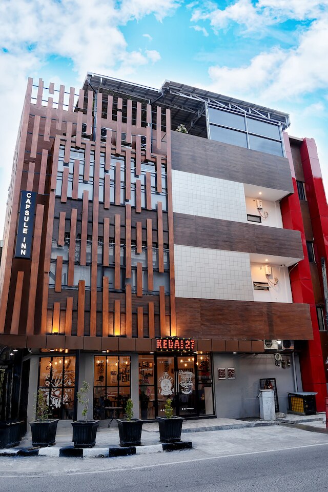 カプセル イン メダン