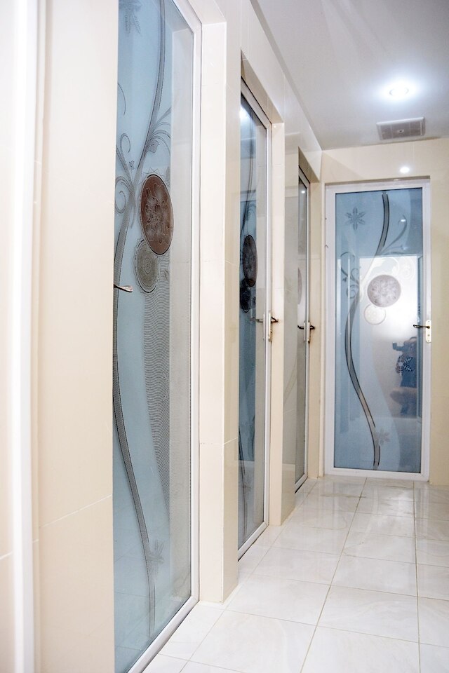 カプセル イン メダン