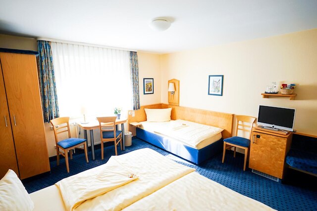 ホテル ザウアー ガルニ