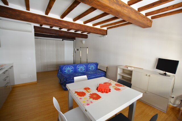 エジーディオ スタジオ アパートメント 2