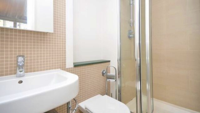 レクサム ガーデンズ