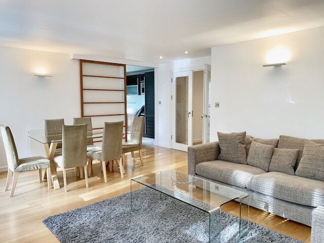 レクサム ガーデンズ