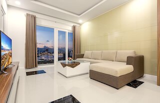 サラレム モナーキー アパートメント ハン リバーサイド