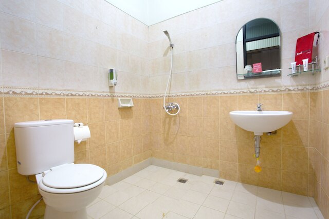 レッドドアーズ アット スラパティ