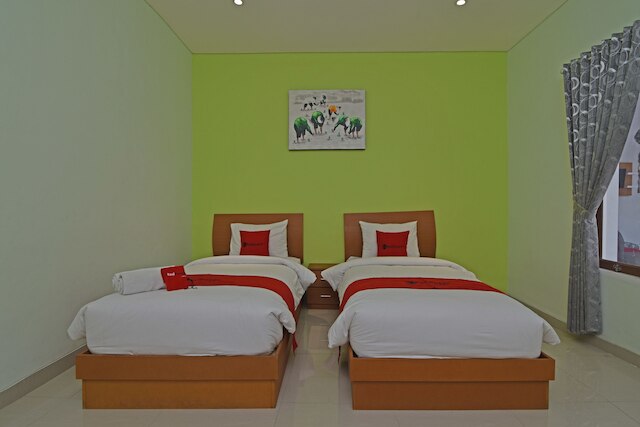 レッドドアーズ プラス アット マヘンドラダッタ デンパサール