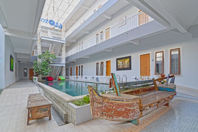 レッドドアーズ プラス アット マヘンドラダッタ デンパサール