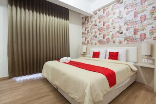 レッドドアーズ プラス アット リバーサイド マラング