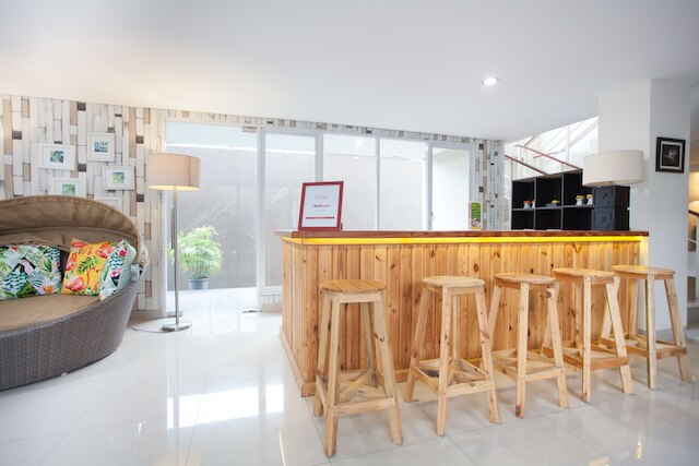 レッドドアーズ プラス アット リバーサイド マラング