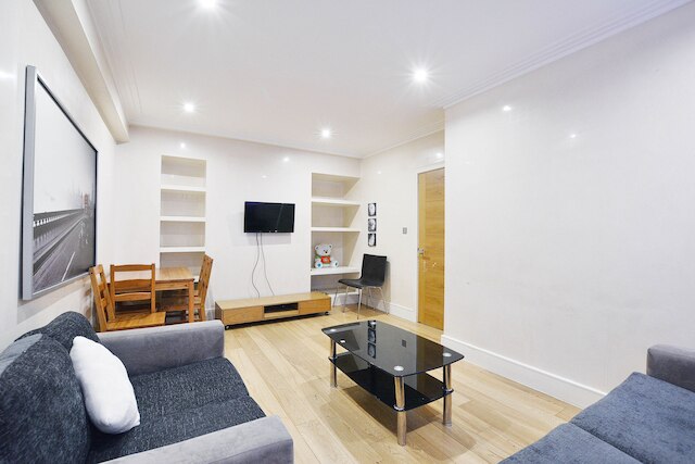 フォーセット コート アパートメンツ