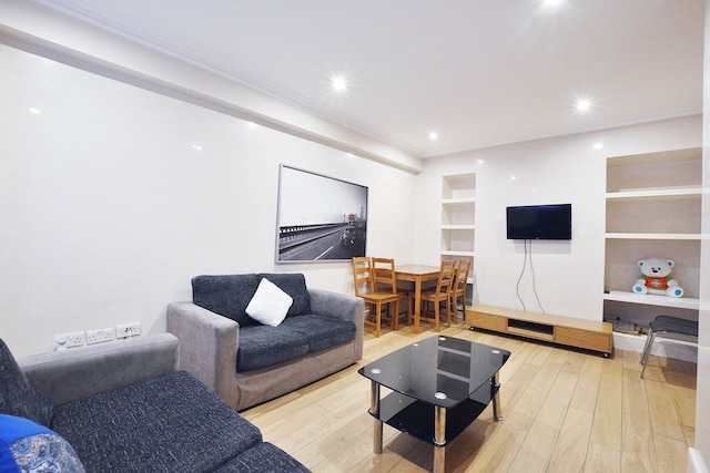 フォーセット コート アパートメンツ