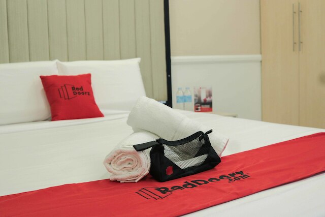 レッドドアーズ プレミアム アット ワイヤレス マンダウエ セブ