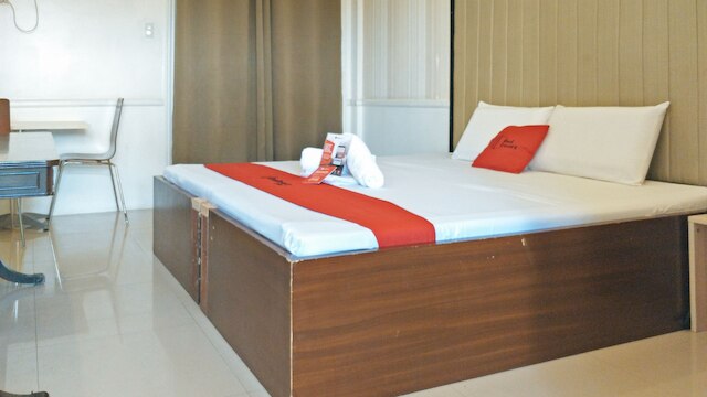 レッドドアーズ プレミアム アット ワイヤレス マンダウエ セブ