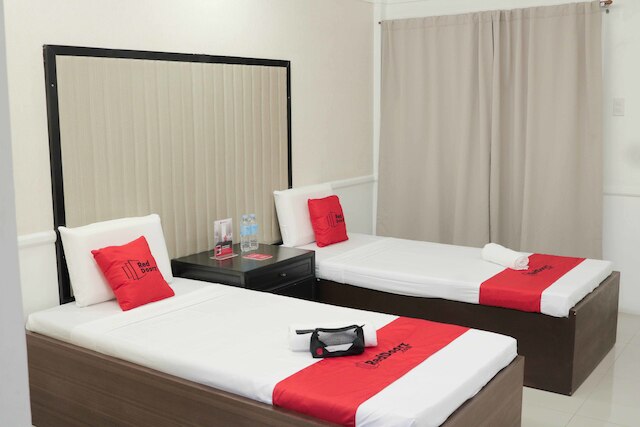 レッドドアーズ プレミアム アット ワイヤレス マンダウエ セブ