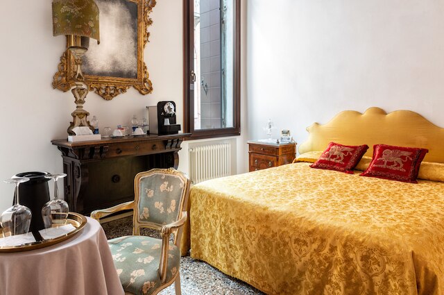 ラグジュアリー ヴェネチアン ルームス