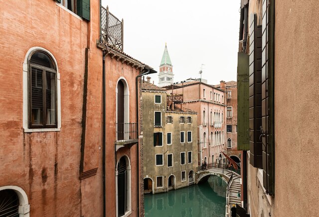 ラグジュアリー ヴェネチアン ルームス