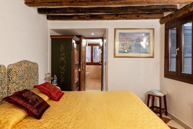 ラグジュアリー ヴェネチアン ルームス