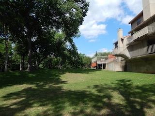 ファビュラス プリスティン パーク サイド タウンホーム