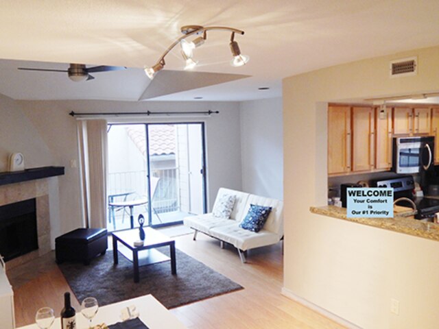 ファビュラス プリスティン パーク サイド タウンホーム