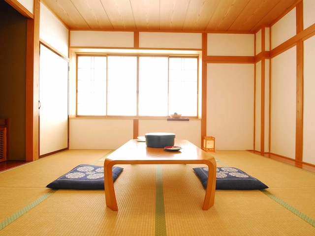 水芭蕉の宿ひがし