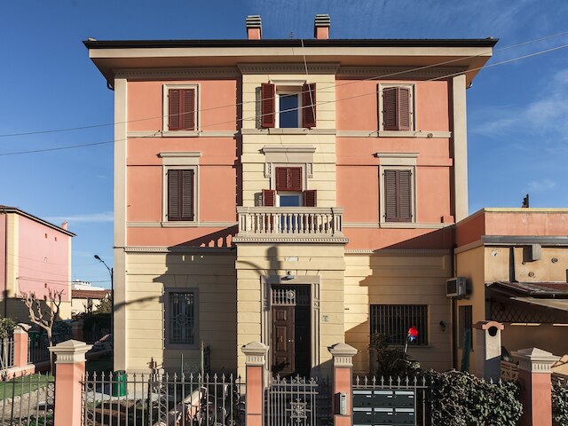 サントルソラ スイーツ アパートメンツ