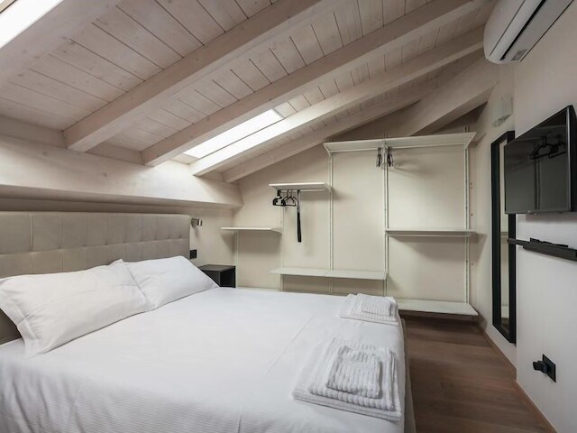 サントルソラ スイーツ アパートメンツ