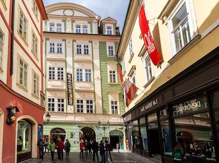 カルロバ 25 アパートメンツ