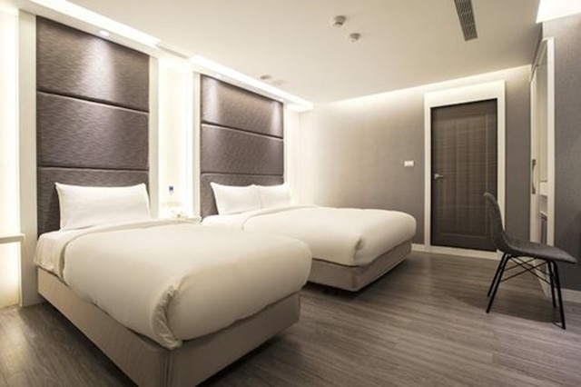 ゴールデン ガーデン ホテル