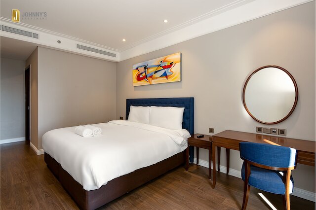 ジョニーズ ラグジュアリー アパートメンツ