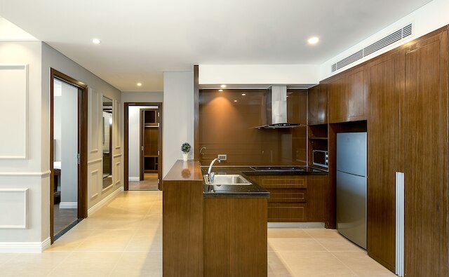 ジョニーズ ラグジュアリー アパートメンツ