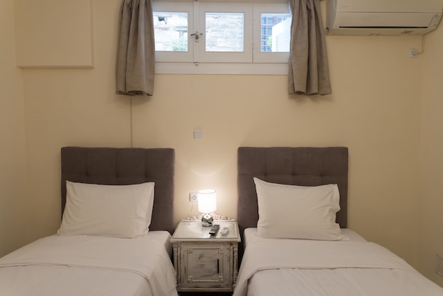 アクロ & ポリス