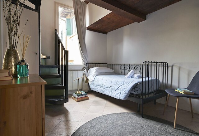 ア ヒュー ステップス トゥ ザ ドゥオモ マジェスティック 5 ベッドルーム アパートメント