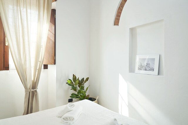 ア ヒュー ステップス トゥ ザ ドゥオモ アメージング 4 ベッドルーム アパートメント