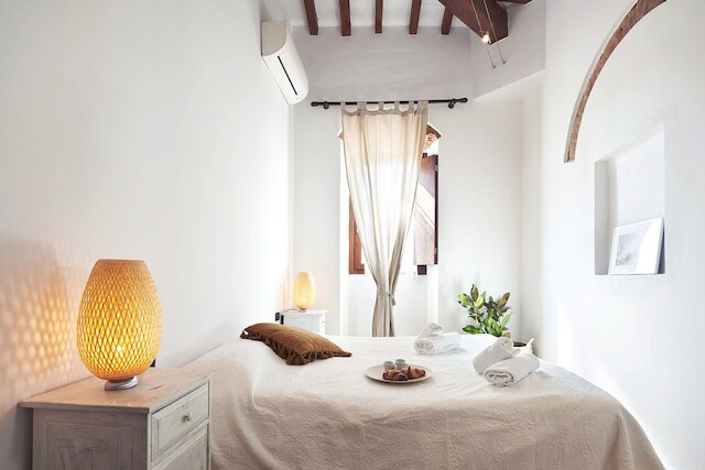 ア ヒュー ステップス トゥ ザ ドゥオモ アメージング 4 ベッドルーム アパートメント