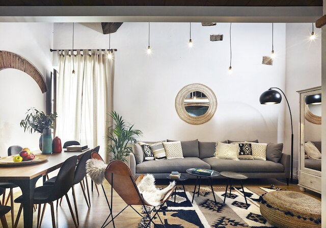 ア ヒュー ステップス トゥ ザ ドゥオモ アメージング 4 ベッドルーム アパートメント